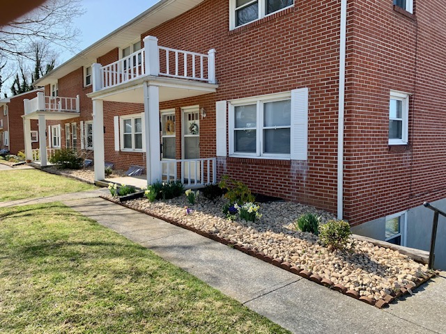 207 2nd Street Apartments side view